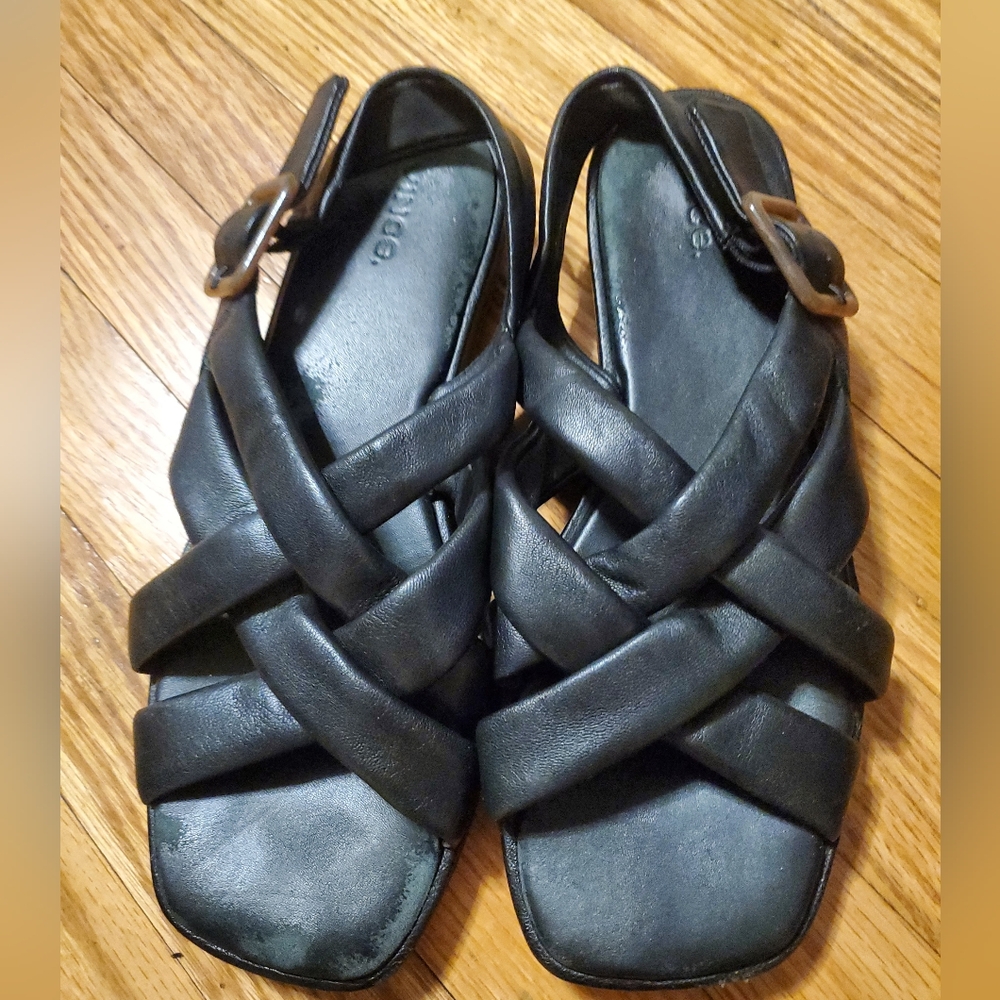 Vince Very Soft  Black Strappy Leather Sandals Sz 9 Womens